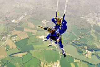  Desfrute de uma vista magnífica com Auvergne Parachutisme